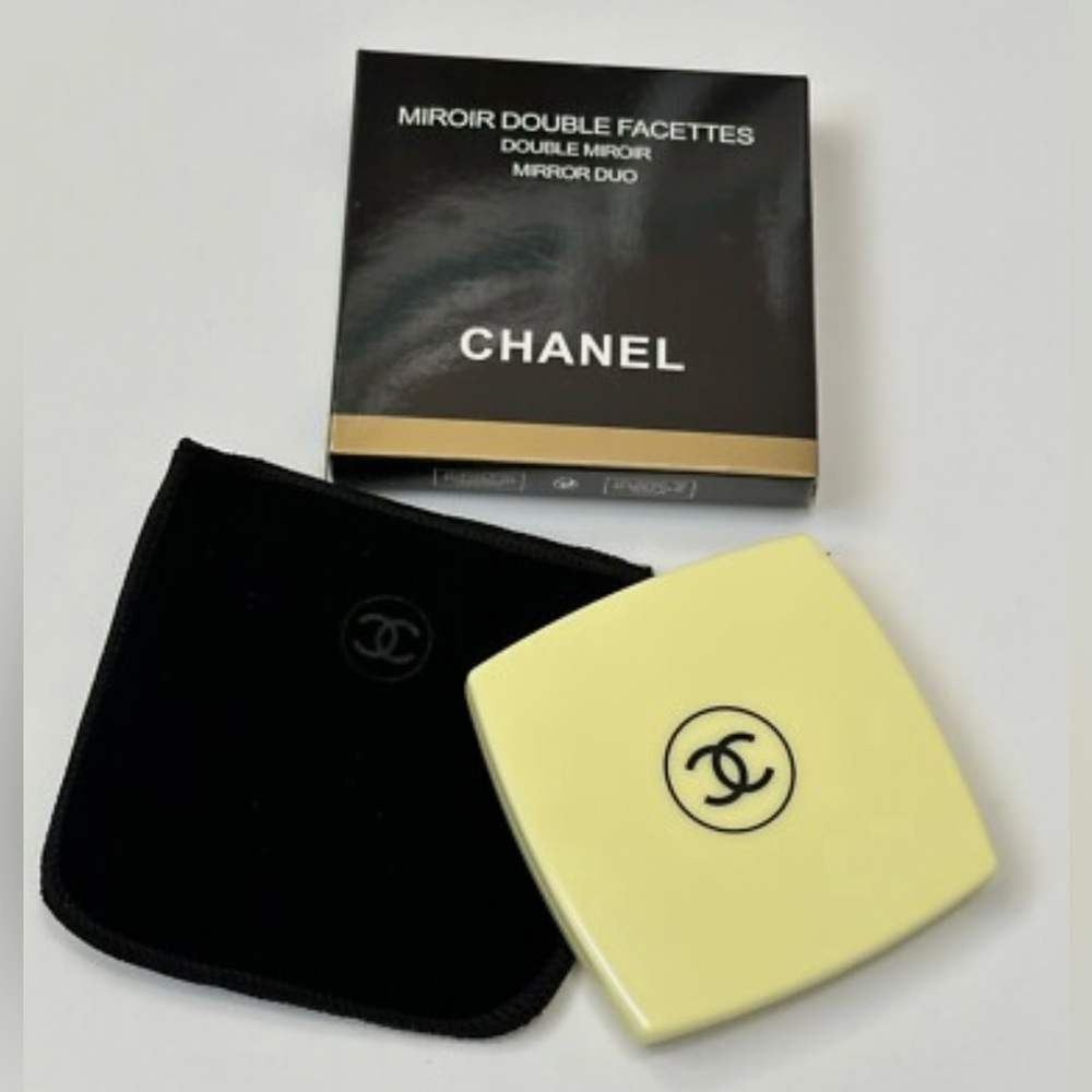 CHANEL Mirror Duo Compact Double Facette in Yellow GWP NWB - Picture 6 of 10